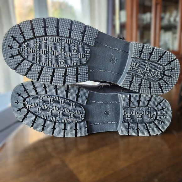 Wanderlust short Winter Boot LIKE NEW - Picture 3 of 11